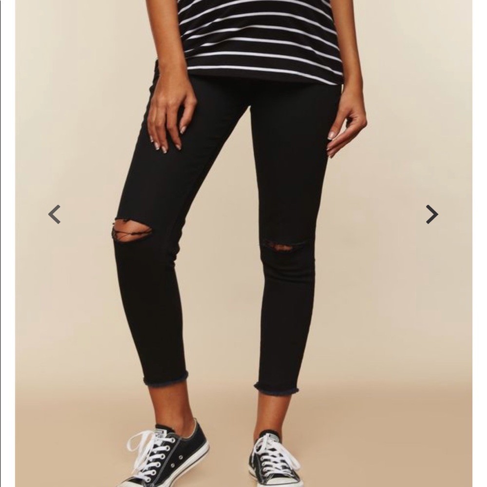 Black motherhood maternity jeans. Size M